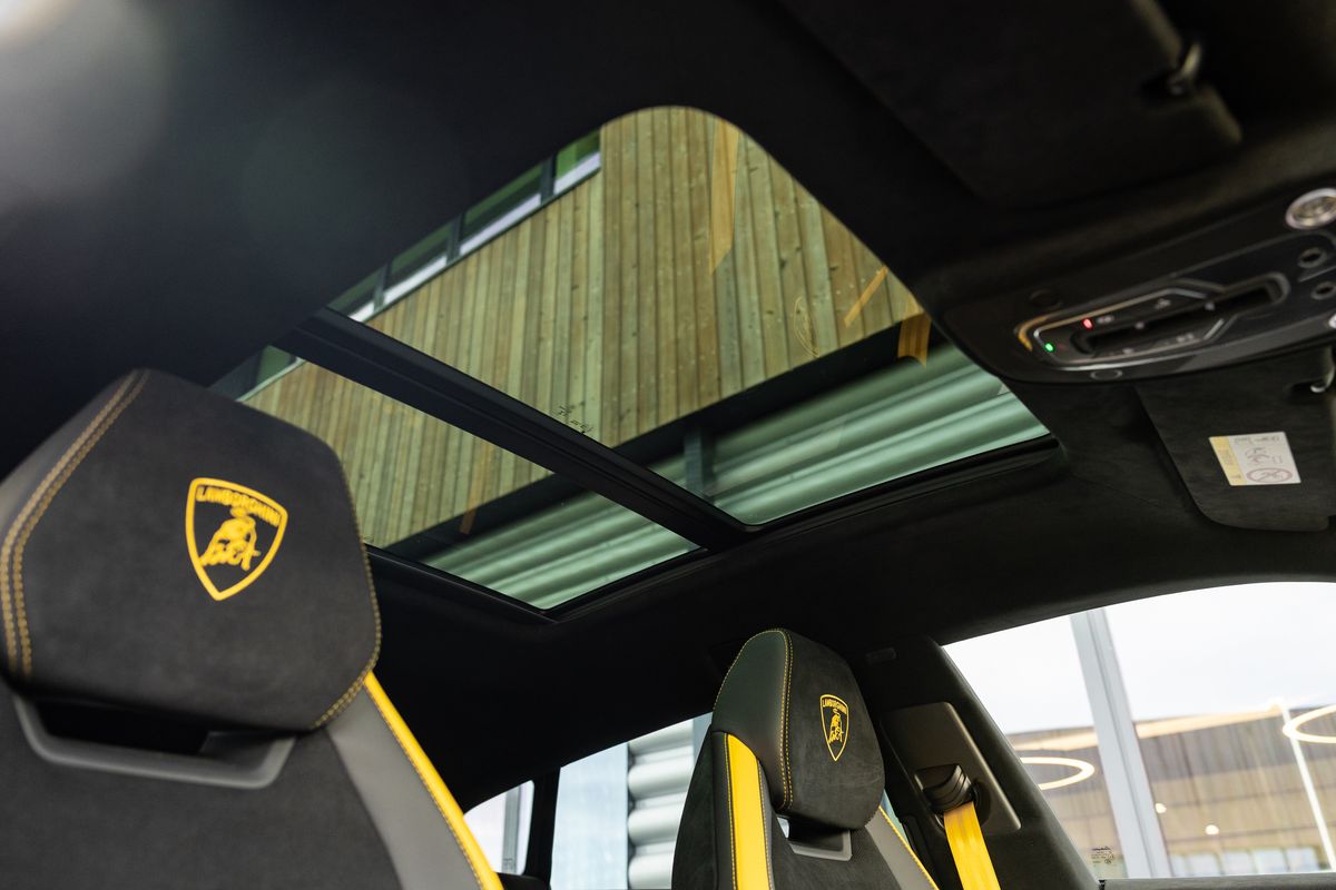 2024 Lamborghini Urus Performante