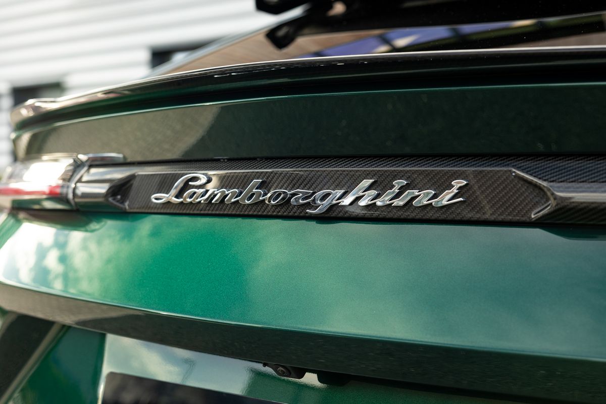 2024 Lamborghini Urus Performante