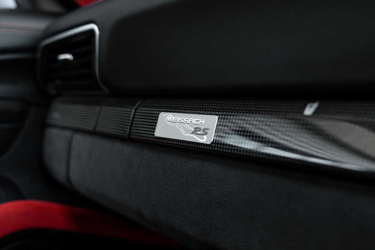 2018 Porsche 911 (991.2) GT2 RS Weissach