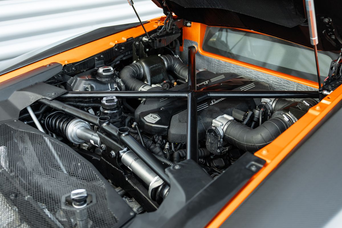 2016 Lamborghini Aventador SV