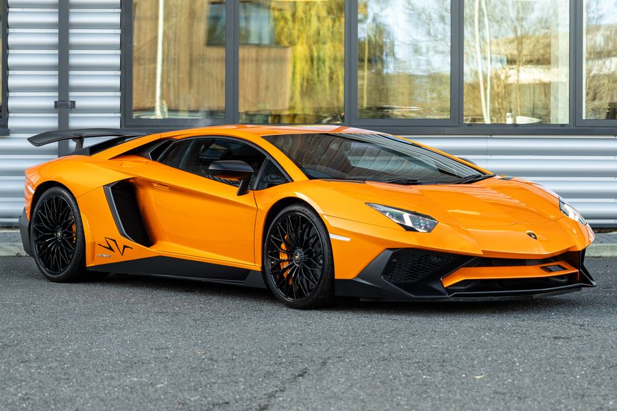 2016 Lamborghini Aventador SV