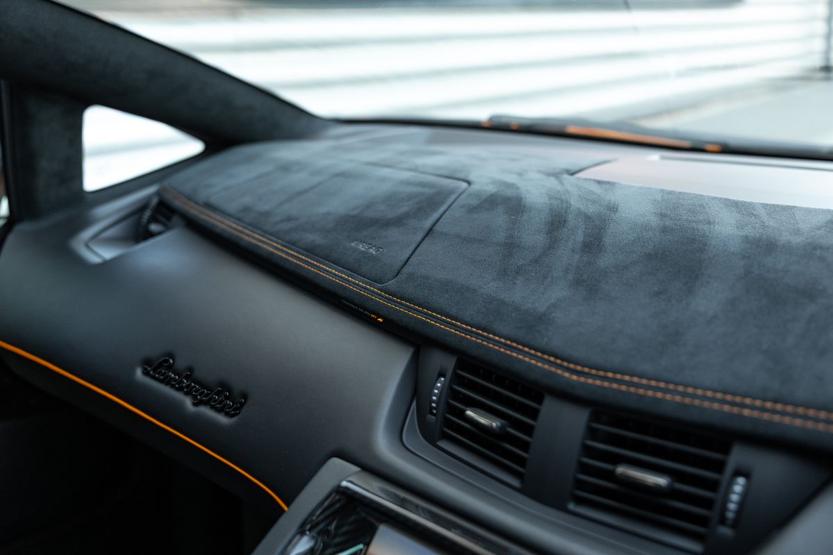 2016 Lamborghini Aventador SV