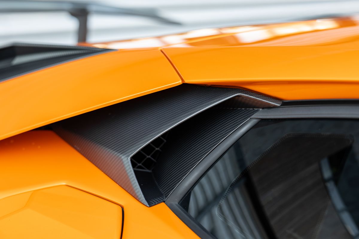 2016 Lamborghini Aventador SV