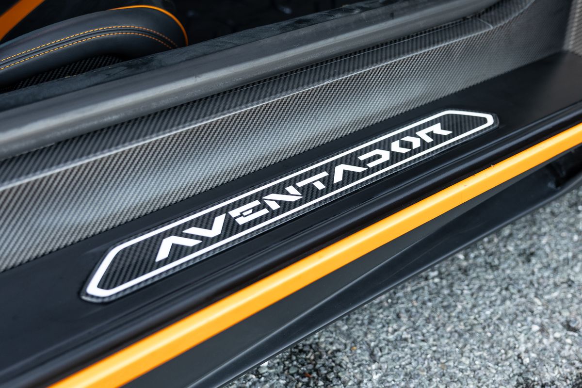 2016 Lamborghini Aventador SV