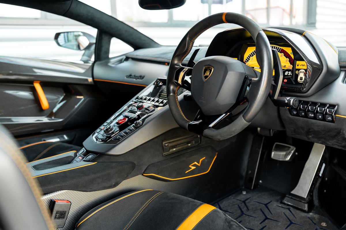 2016 Lamborghini Aventador SV