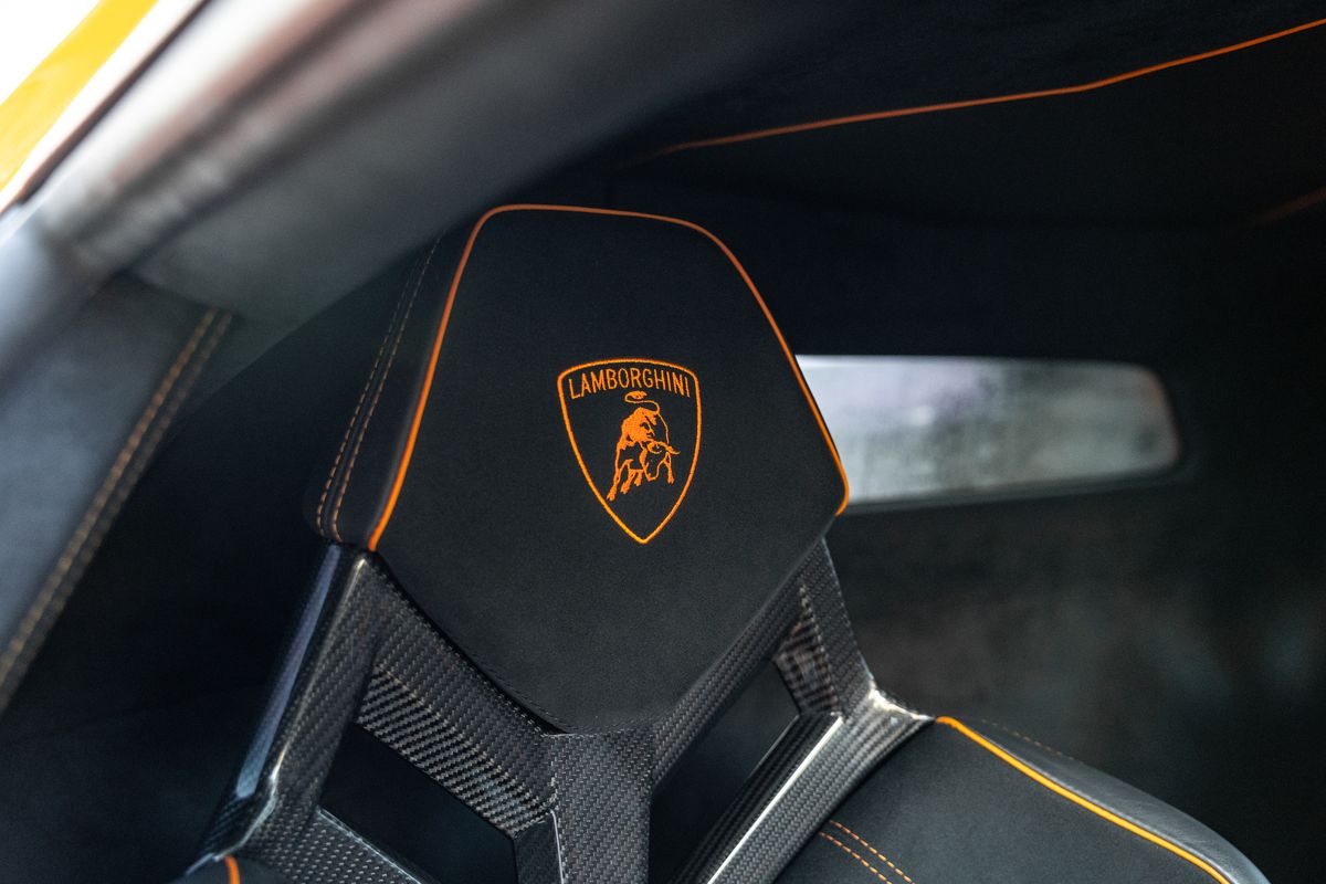 2016 Lamborghini Aventador SV