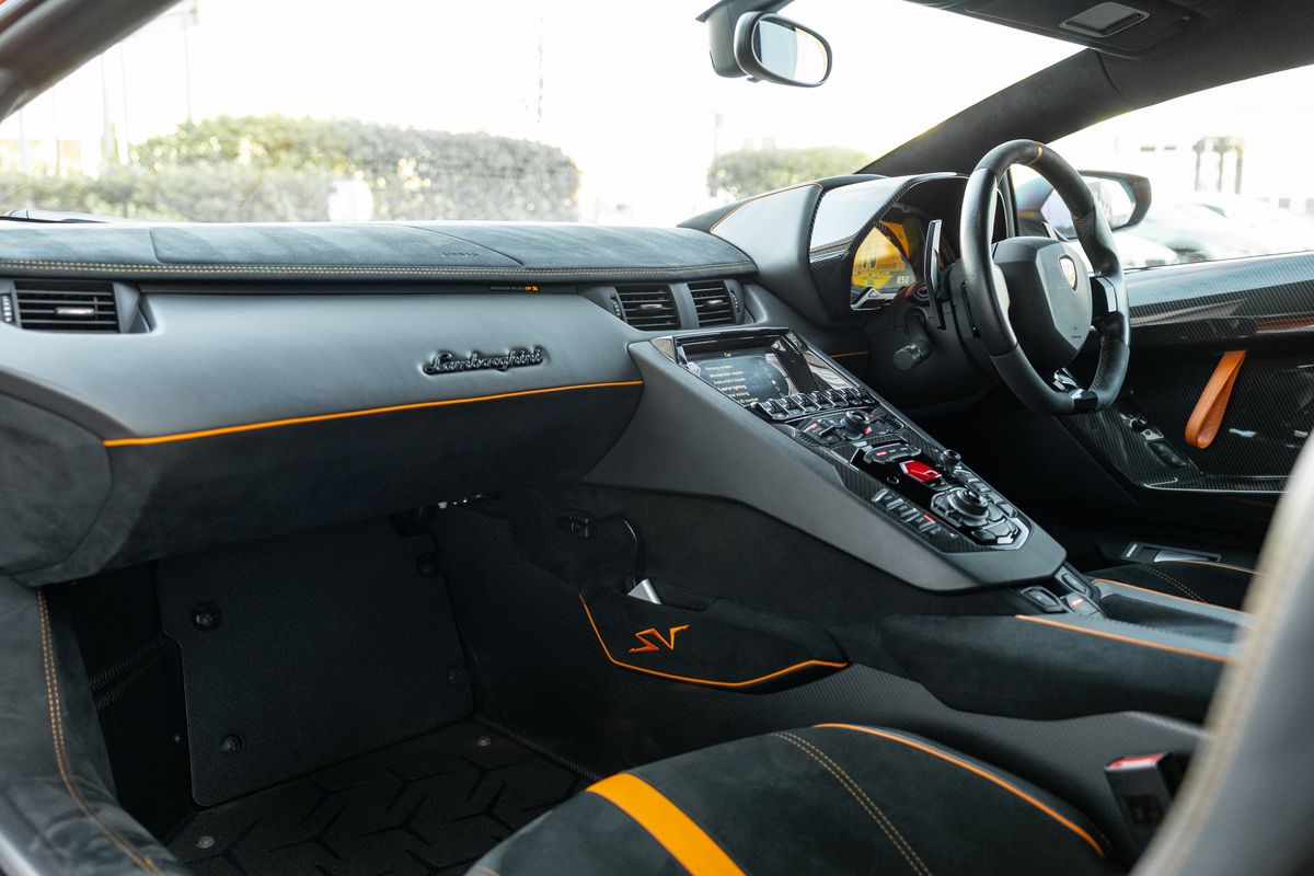 2016 Lamborghini Aventador SV