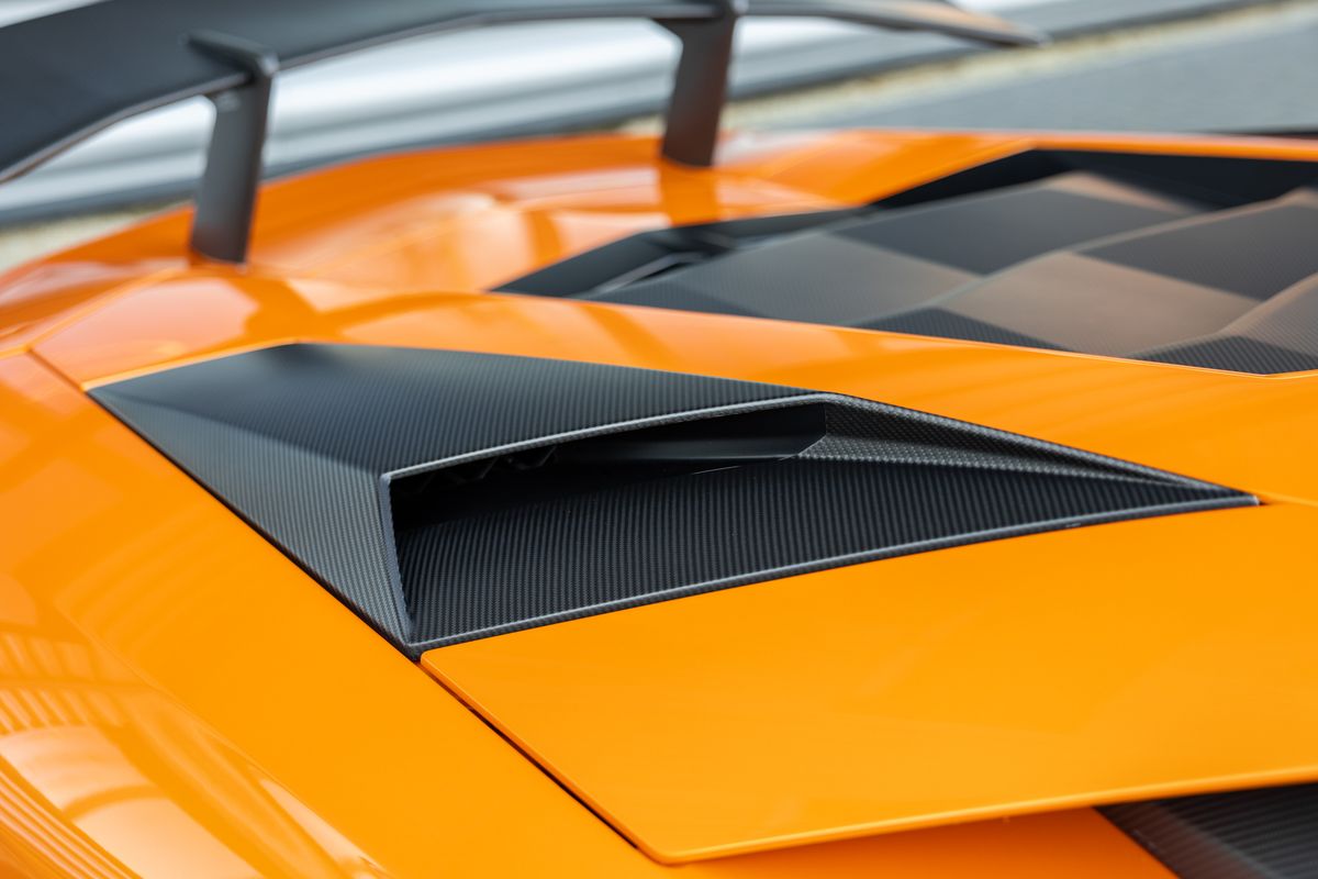 2016 Lamborghini Aventador SV