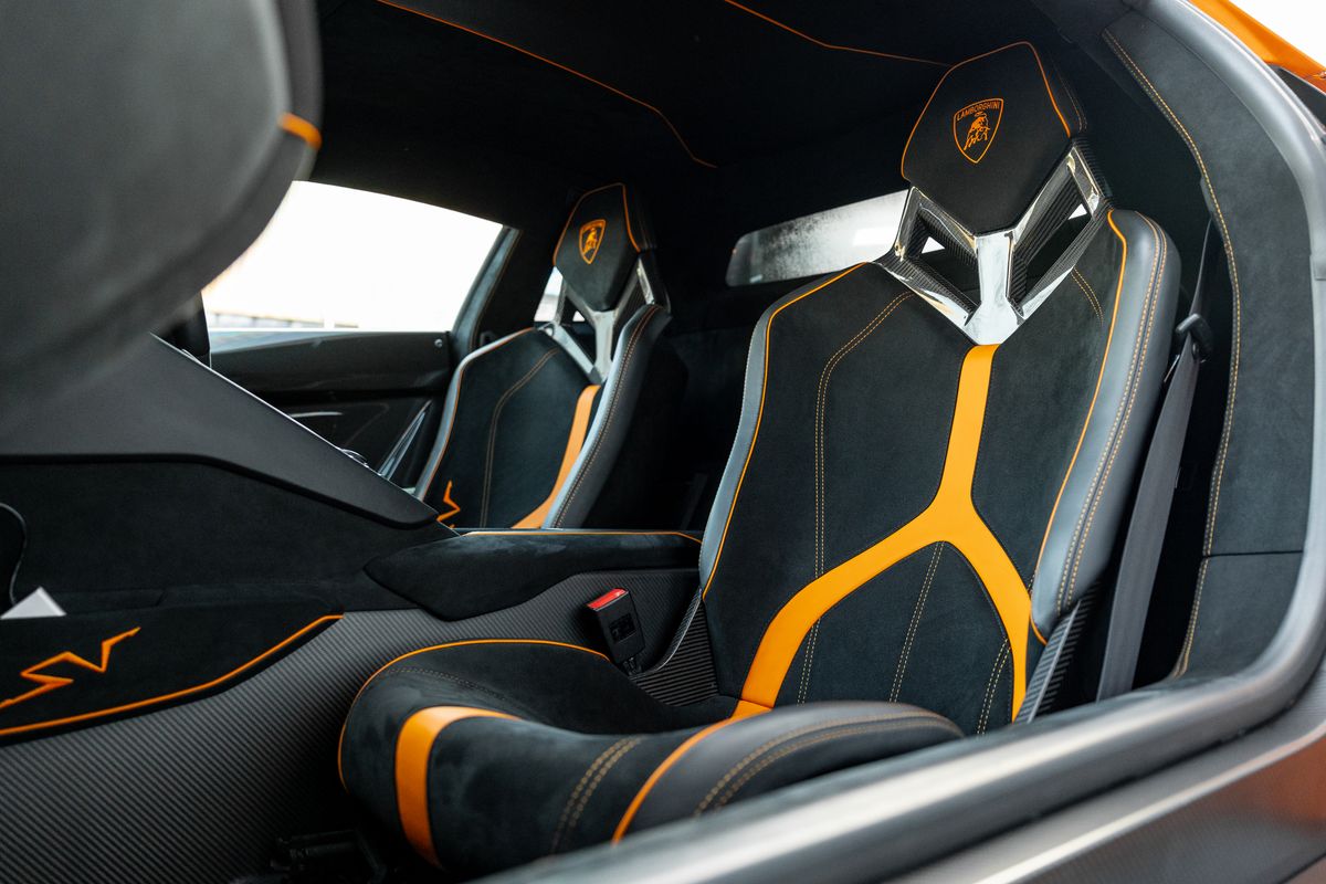 2016 Lamborghini Aventador SV