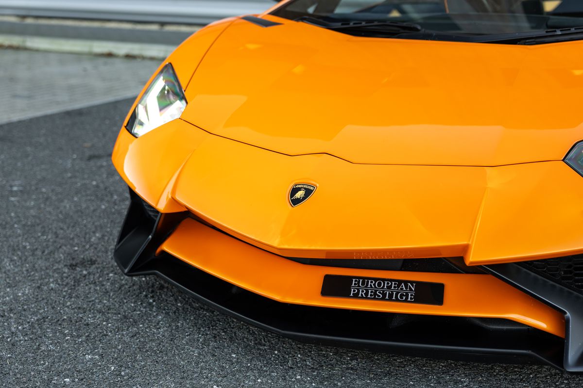 2016 Lamborghini Aventador SV