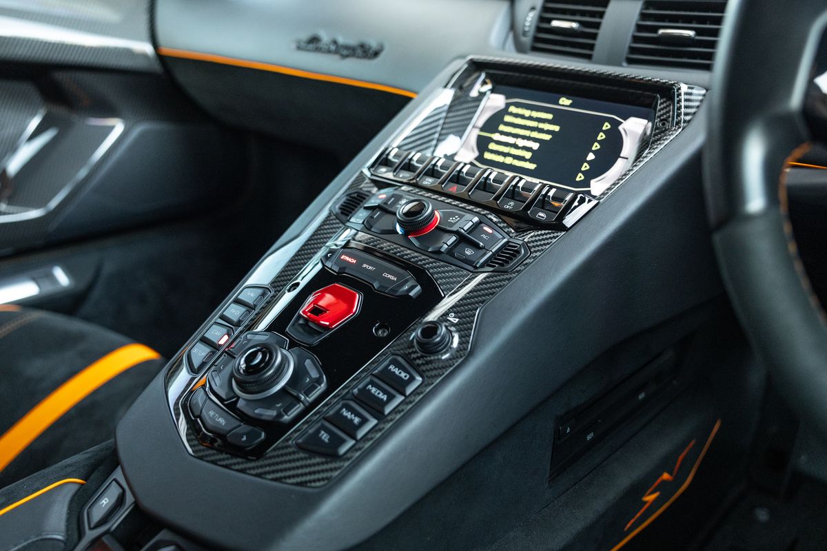 2016 Lamborghini Aventador SV