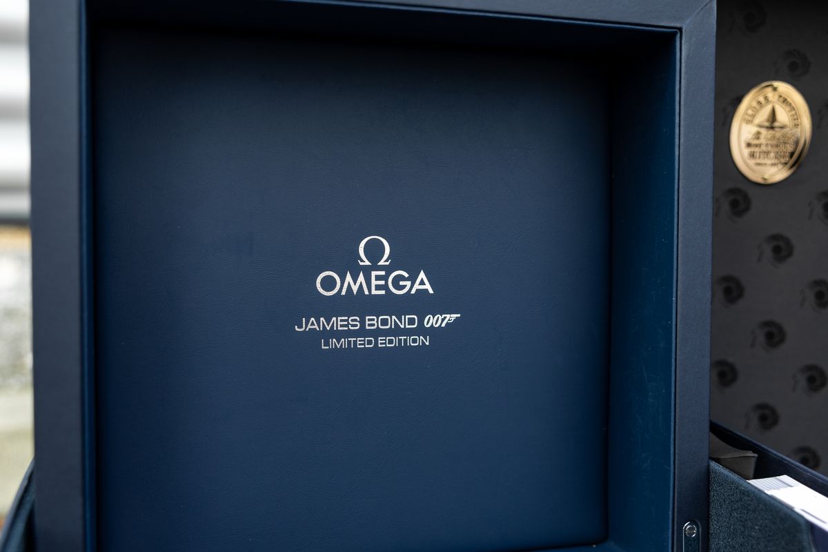 2015 Aston Martin DB9 GT Bond Edition