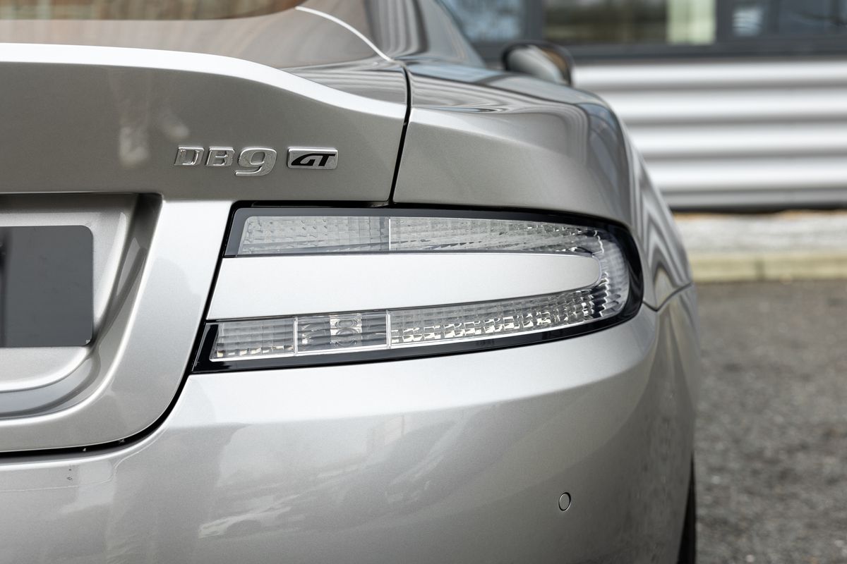 2015 Aston Martin DB9 GT Bond Edition