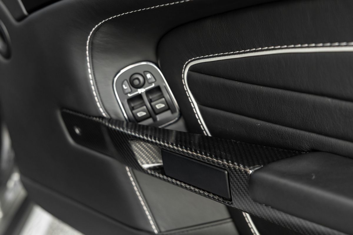 2015 Aston Martin DB9 GT Bond Edition