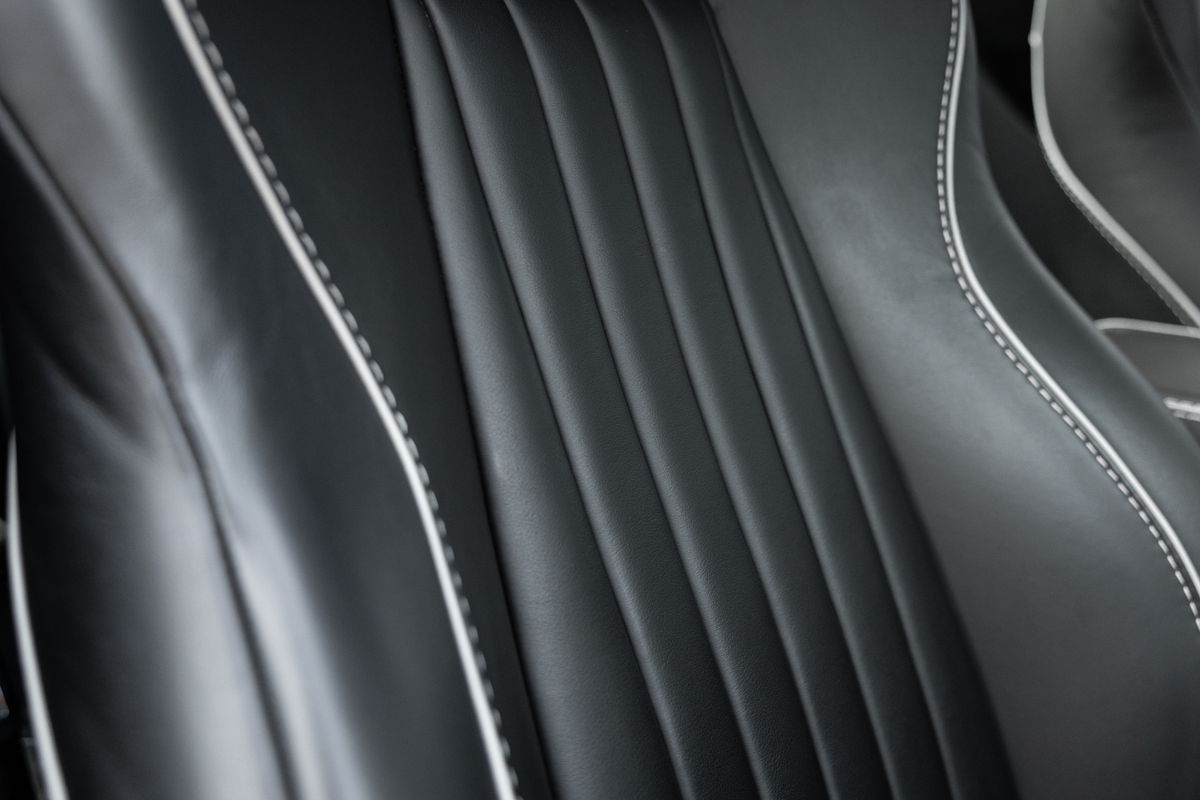 2015 Aston Martin DB9 GT Bond Edition