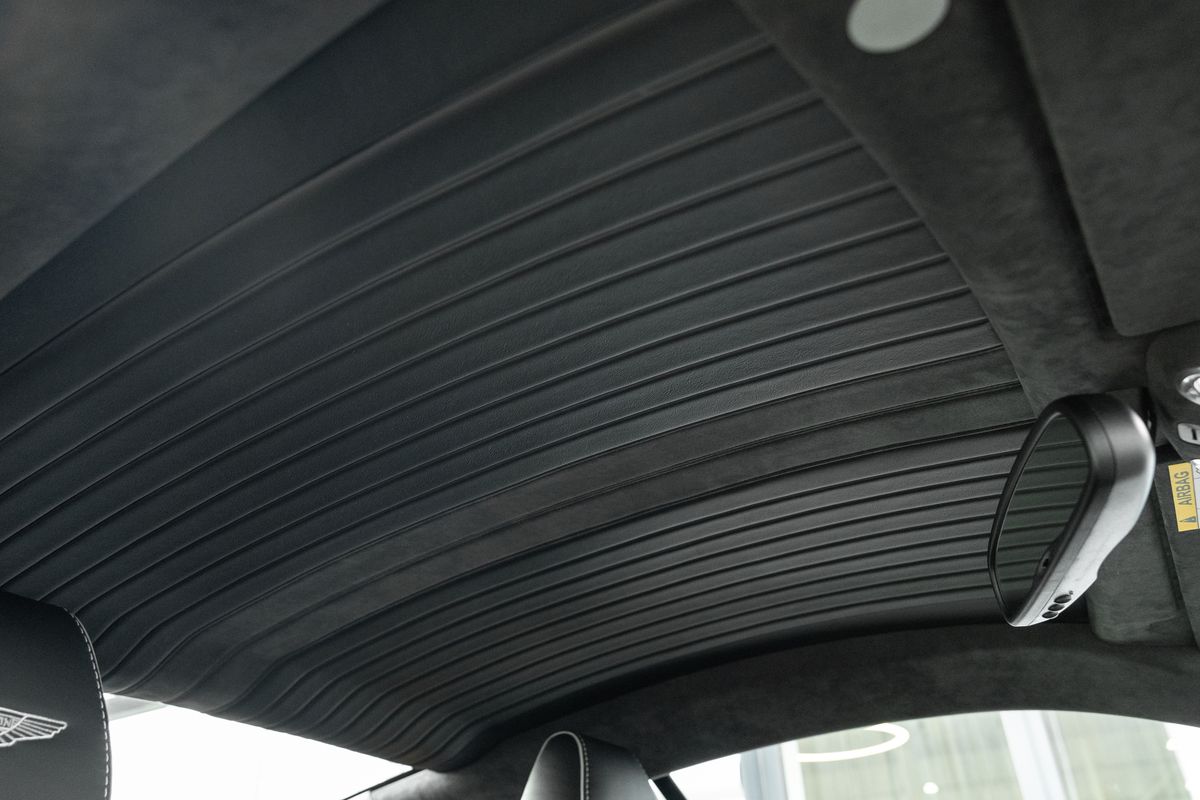 2015 Aston Martin DB9 GT Bond Edition