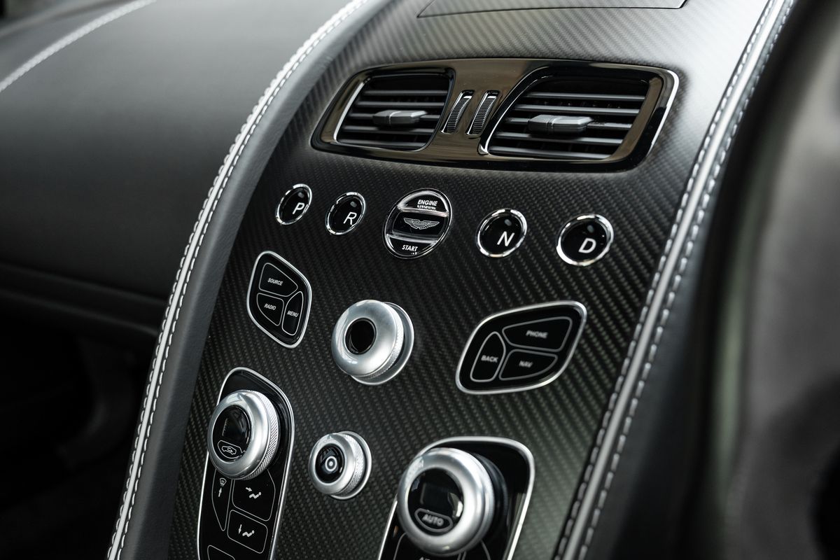 2015 Aston Martin DB9 GT Bond Edition