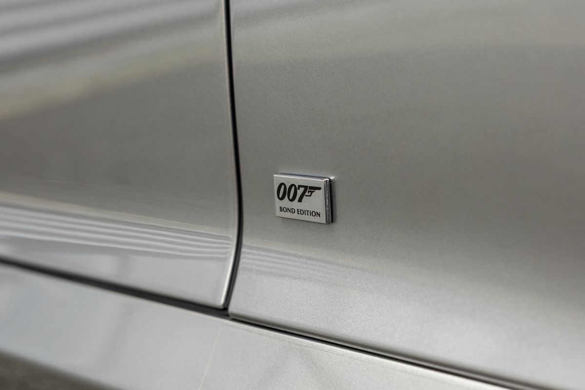 2015 Aston Martin DB9 GT Bond Edition