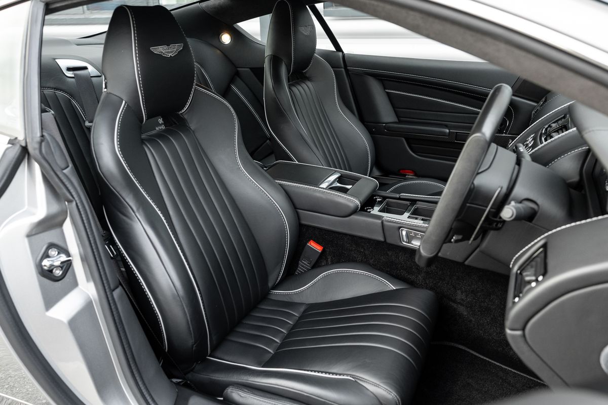 2015 Aston Martin DB9 GT Bond Edition