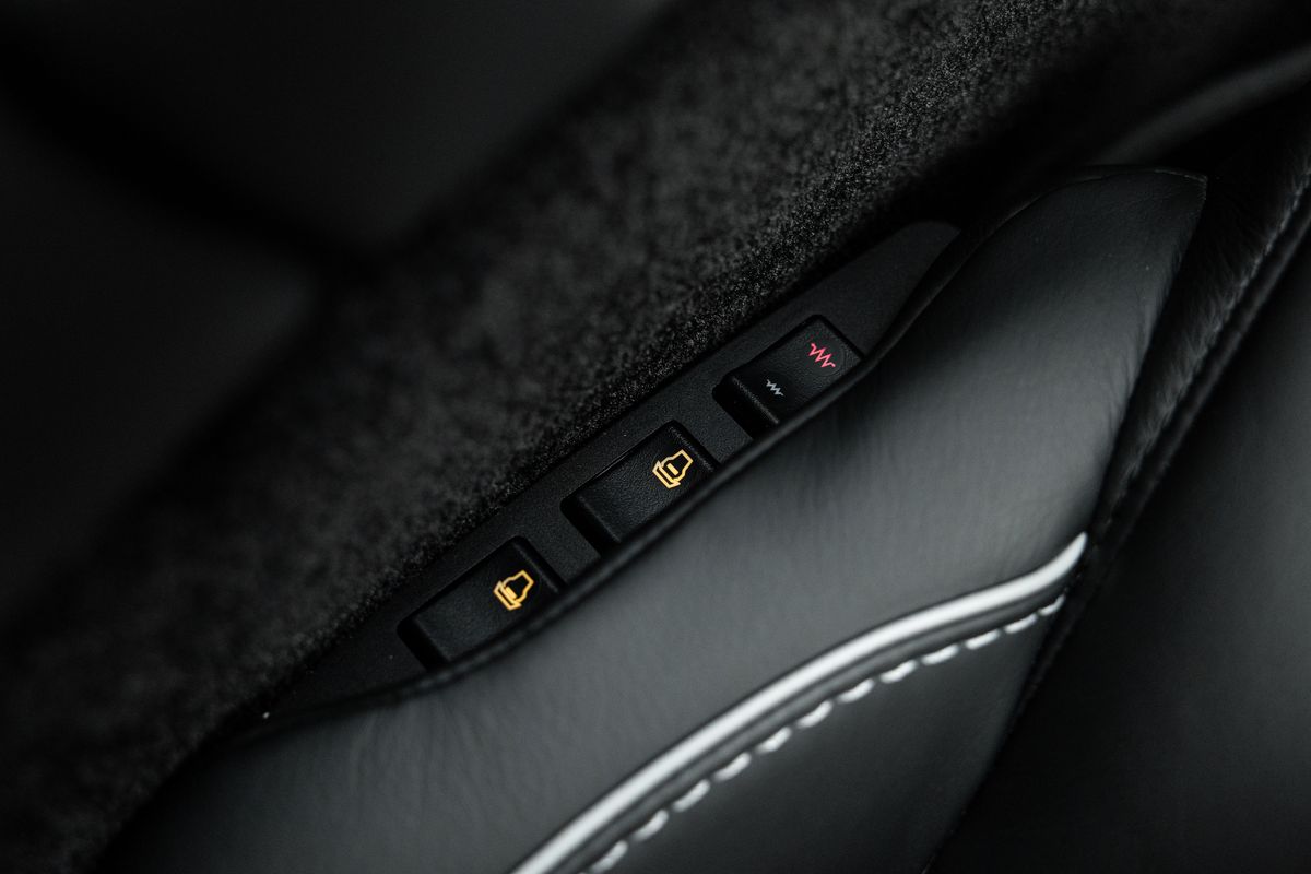 2015 Aston Martin DB9 GT Bond Edition