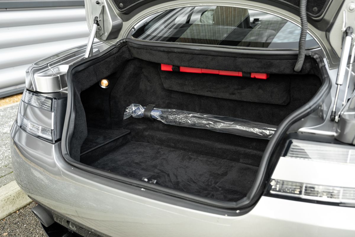 2015 Aston Martin DB9 GT Bond Edition