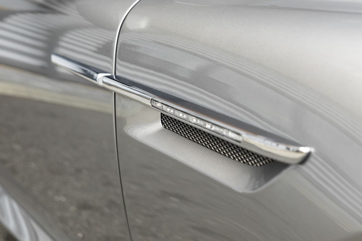 2015 Aston Martin DB9 GT Bond Edition