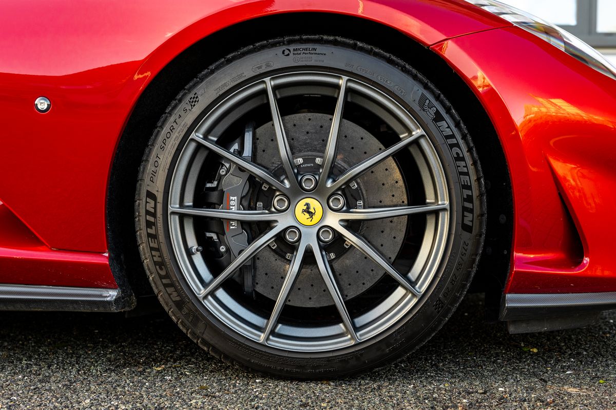 2019 Ferrari 812 Superfast