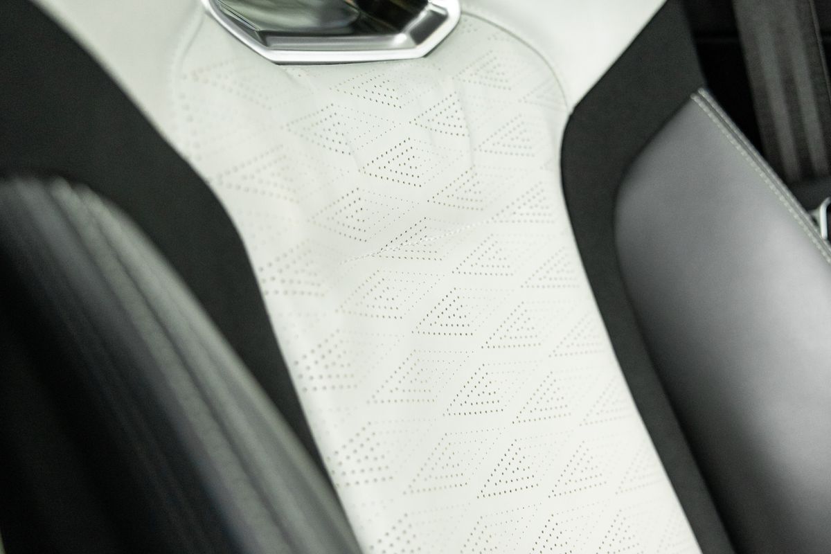 2022 Land Rover Range Rover Sport SVR Carbon Edition