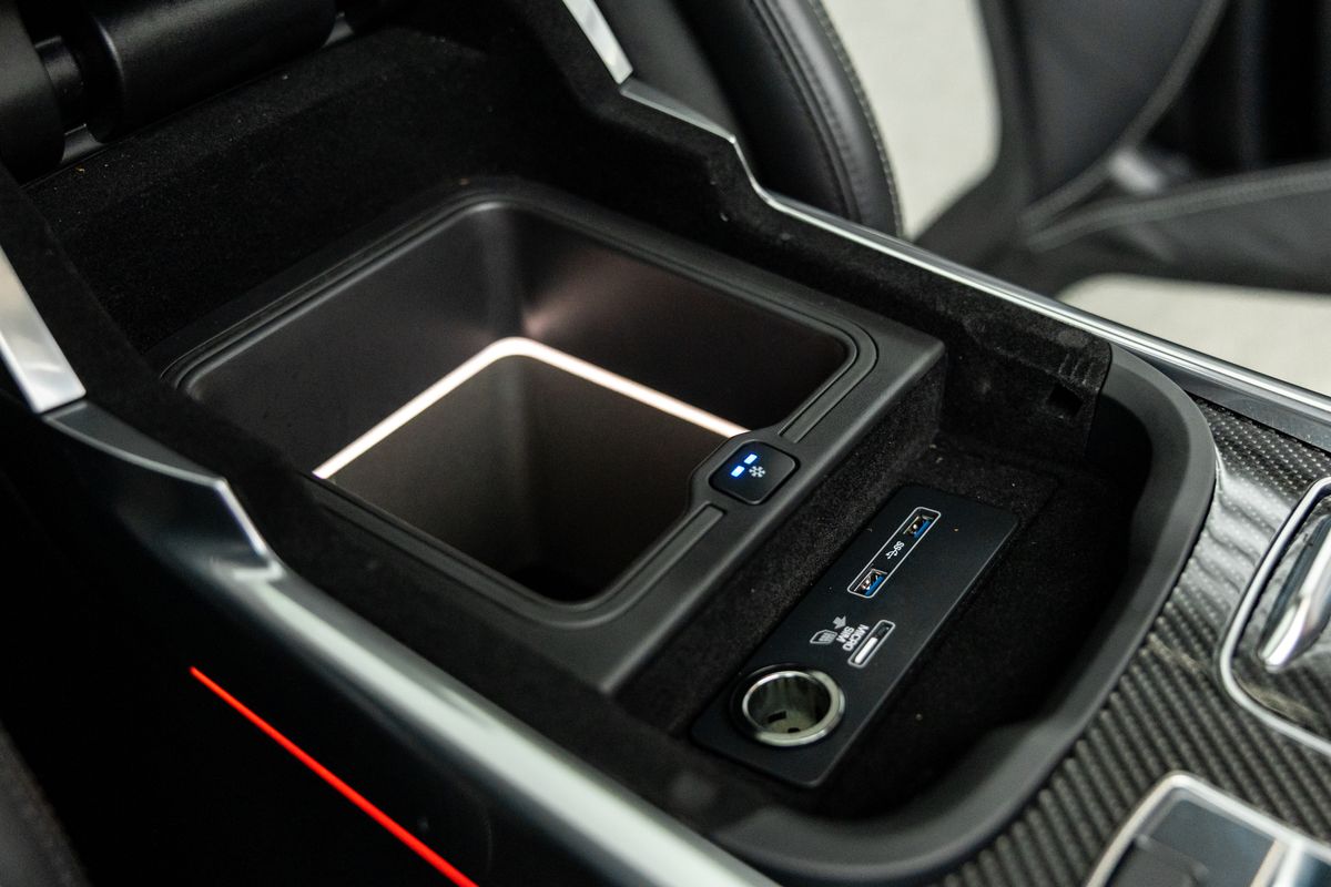 2022 Land Rover Range Rover Sport SVR Carbon Edition