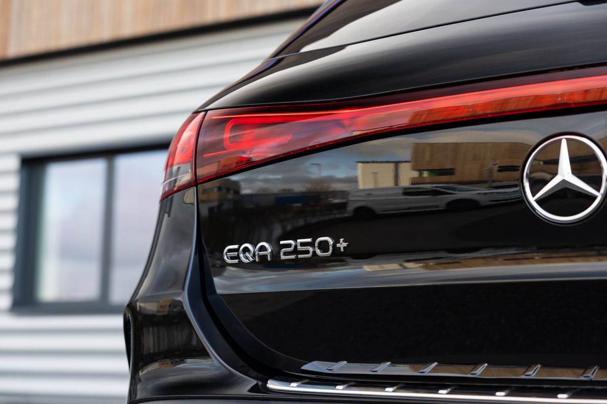 2022 Mercedes-Benz EQA 250+ AMG Line