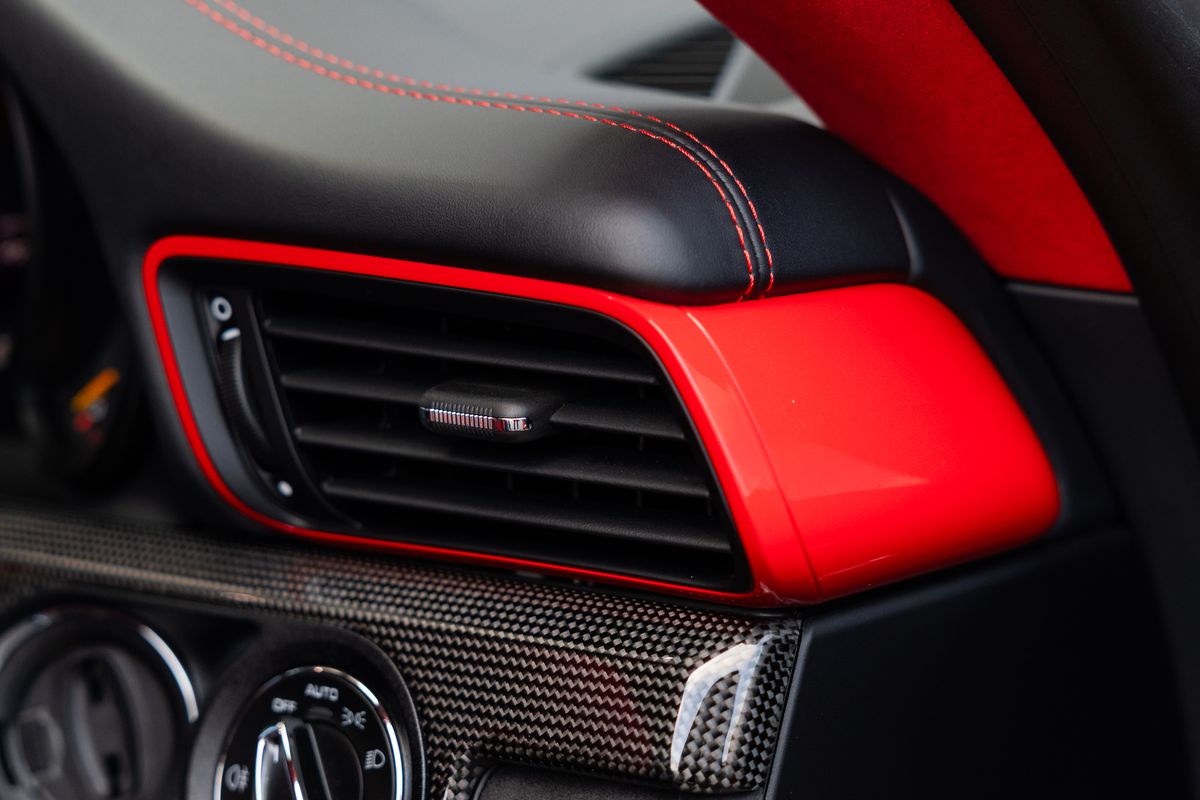 2018 Porsche 911 (991.2) GT2 RS Weissach