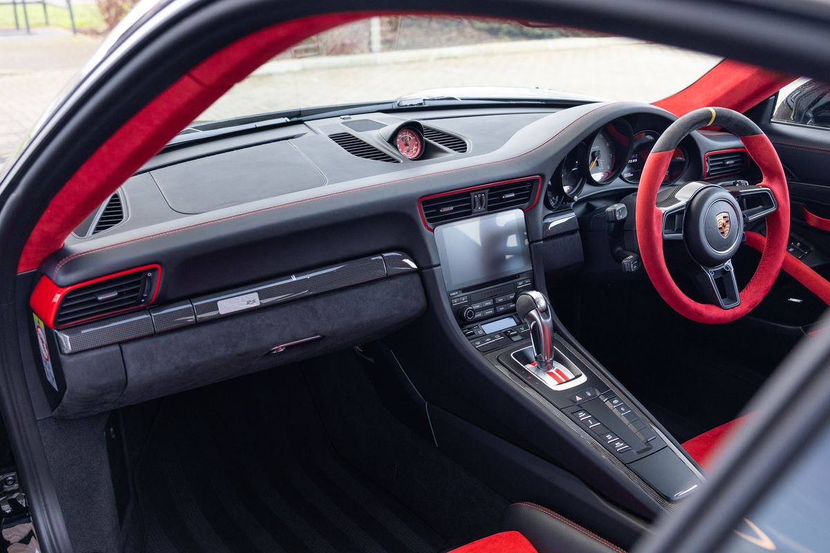 2018 Porsche 911 (991.2) GT2 RS Weissach