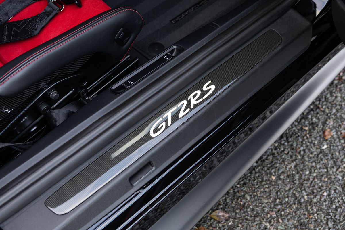 2018 Porsche 911 (991.2) GT2 RS Weissach