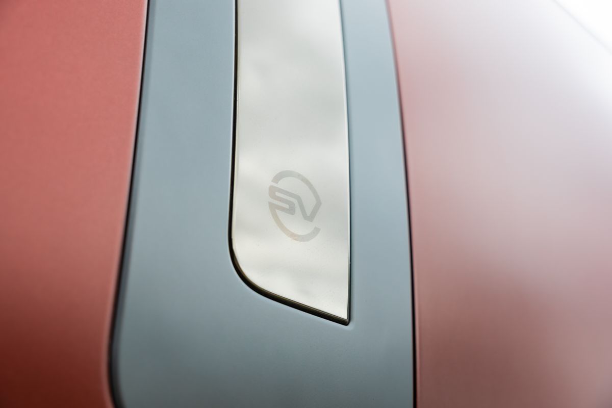 2025 Land Rover Range Rover P550e SV