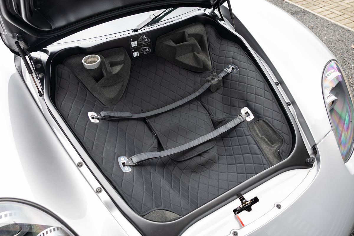 2004 Porsche Carrera GT