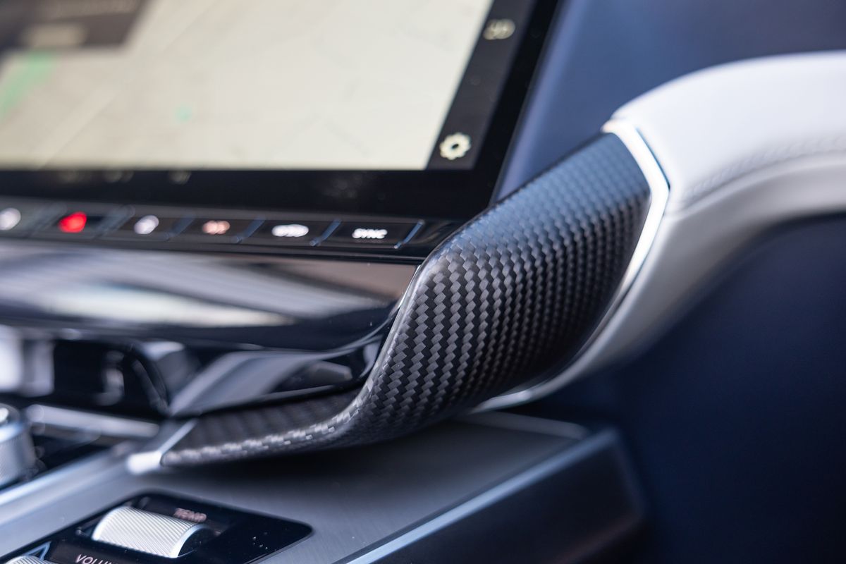 2025 Aston Martin Vanquish Volante