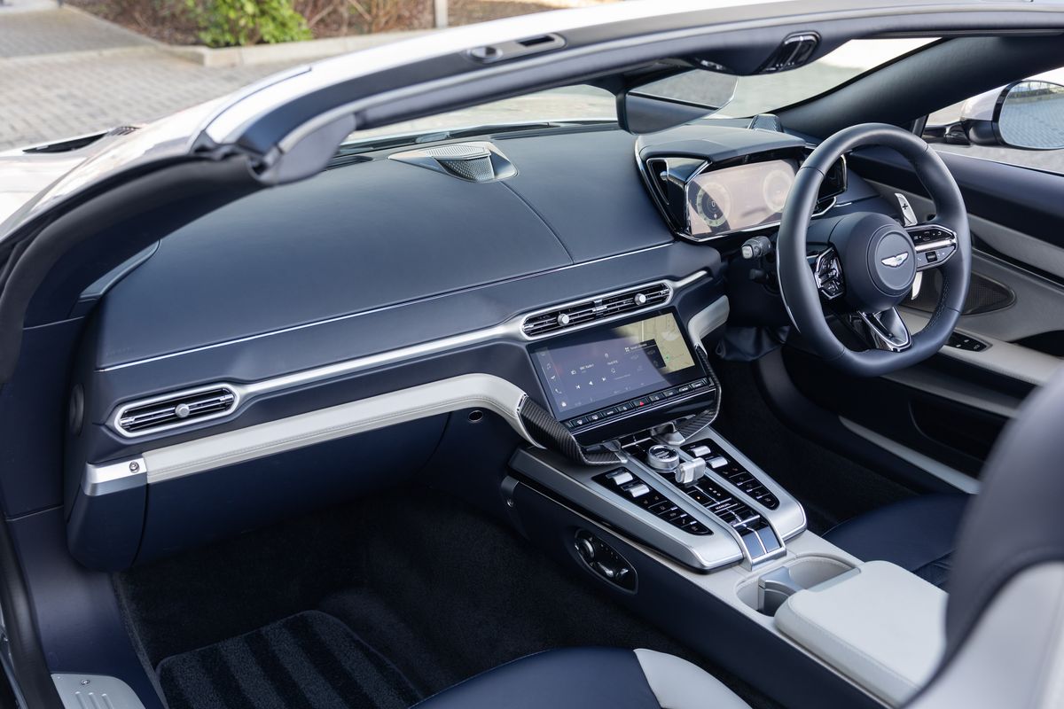 2025 Aston Martin Vanquish Volante