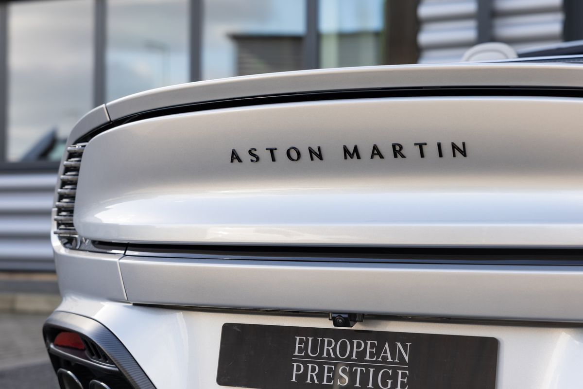 2025 Aston Martin Vanquish Volante