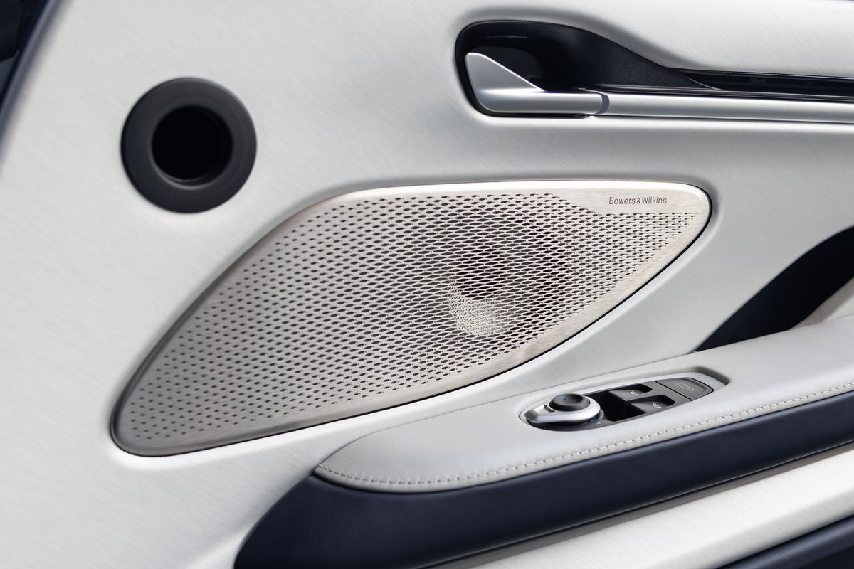 2025 Aston Martin Vanquish Volante