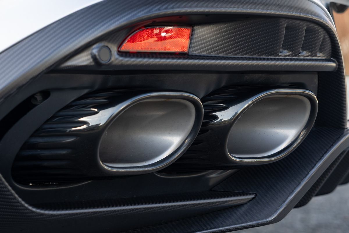 2025 Aston Martin Vanquish Volante