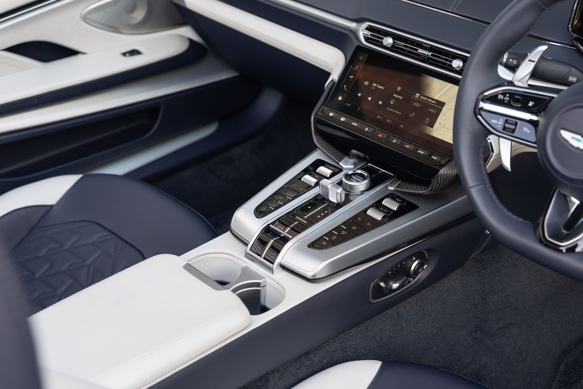 2025 Aston Martin Vanquish Volante