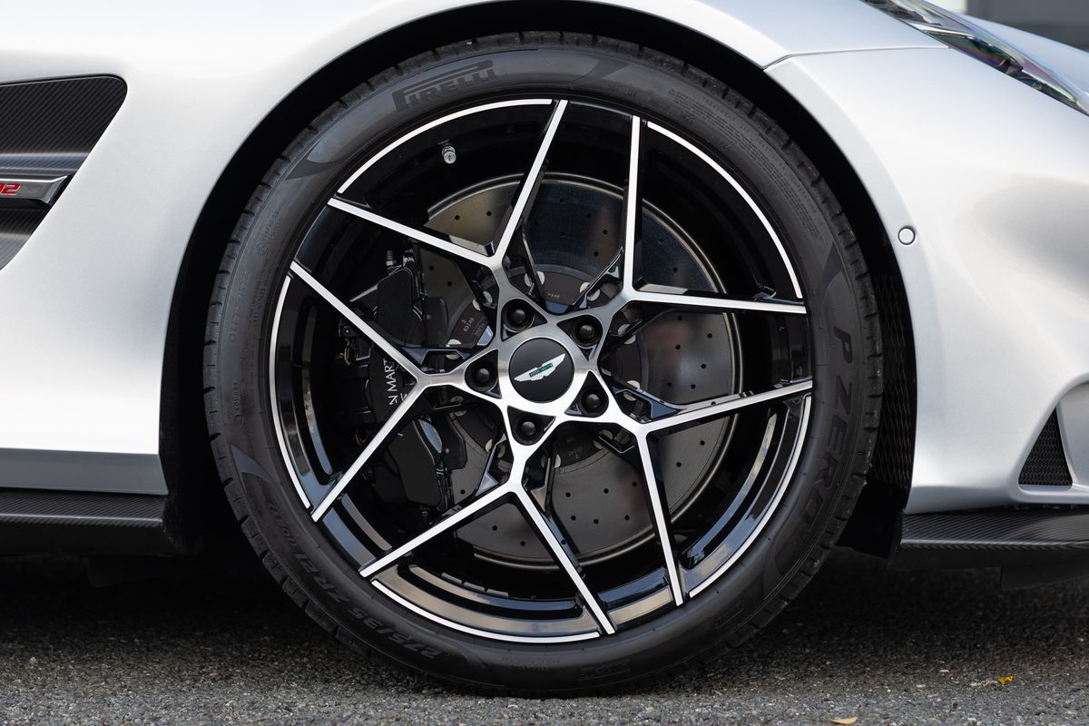 2025 Aston Martin Vanquish Volante