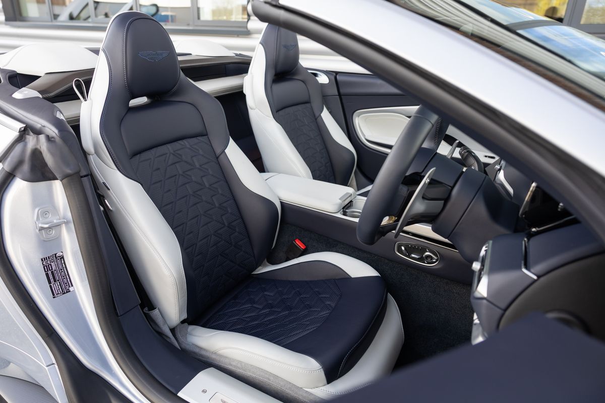 2025 Aston Martin Vanquish Volante