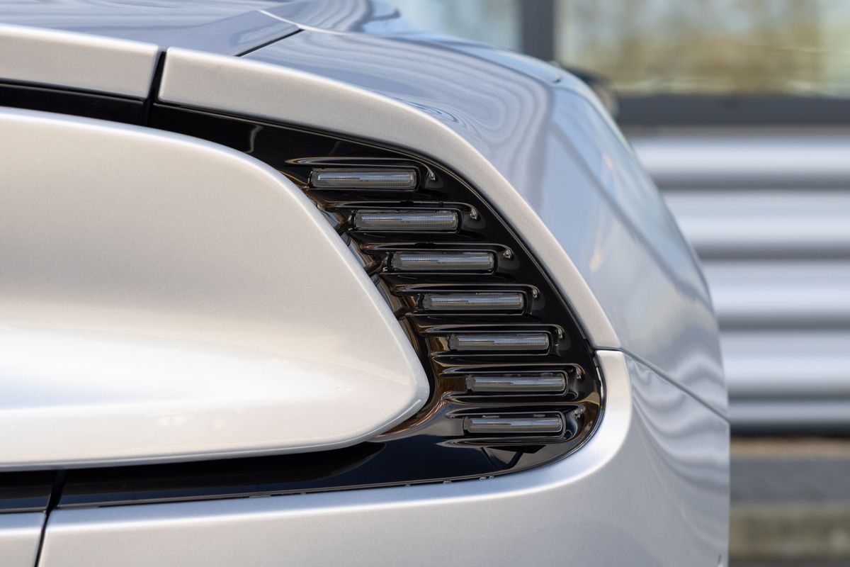 2025 Aston Martin Vanquish Volante