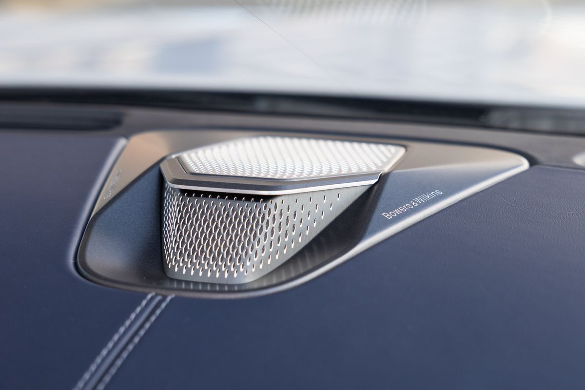 2025 Aston Martin Vanquish Volante