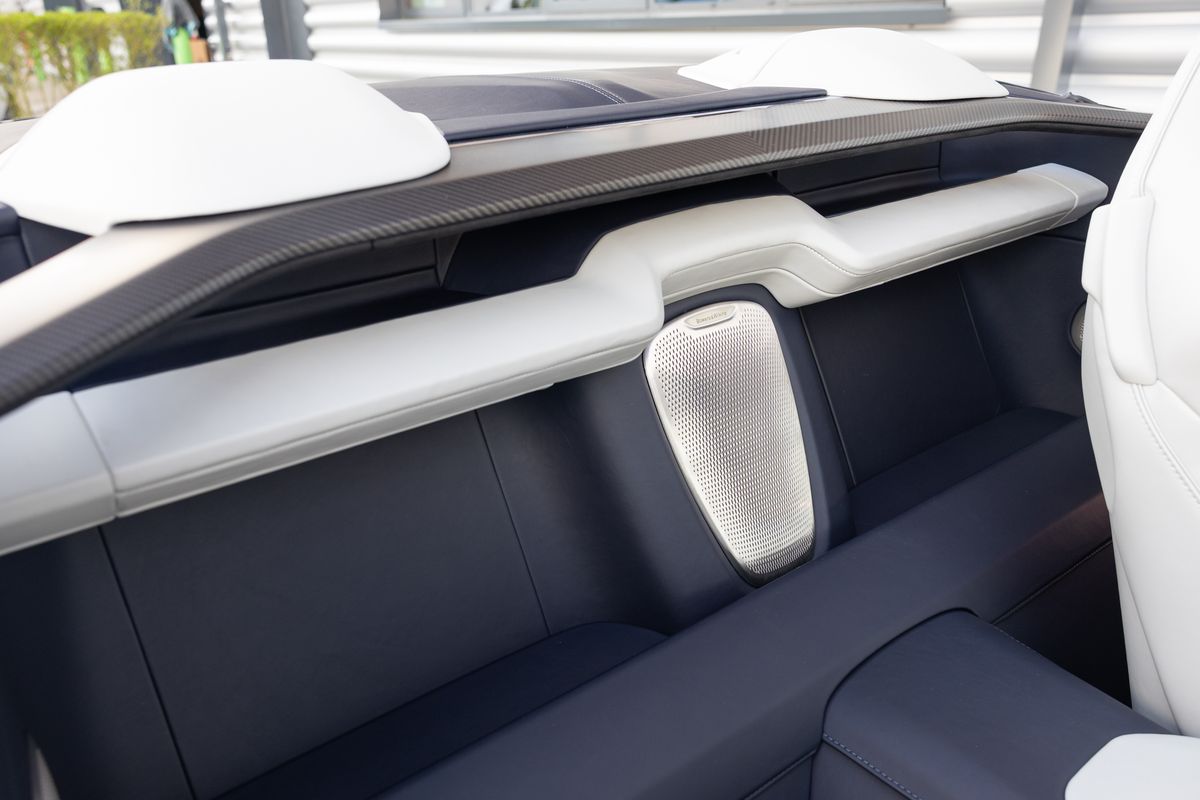 2025 Aston Martin Vanquish Volante