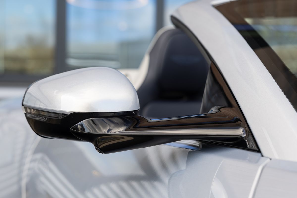 2025 Aston Martin Vanquish Volante