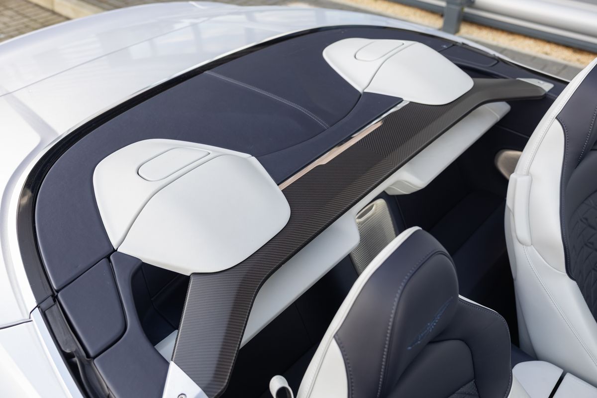 2025 Aston Martin Vanquish Volante