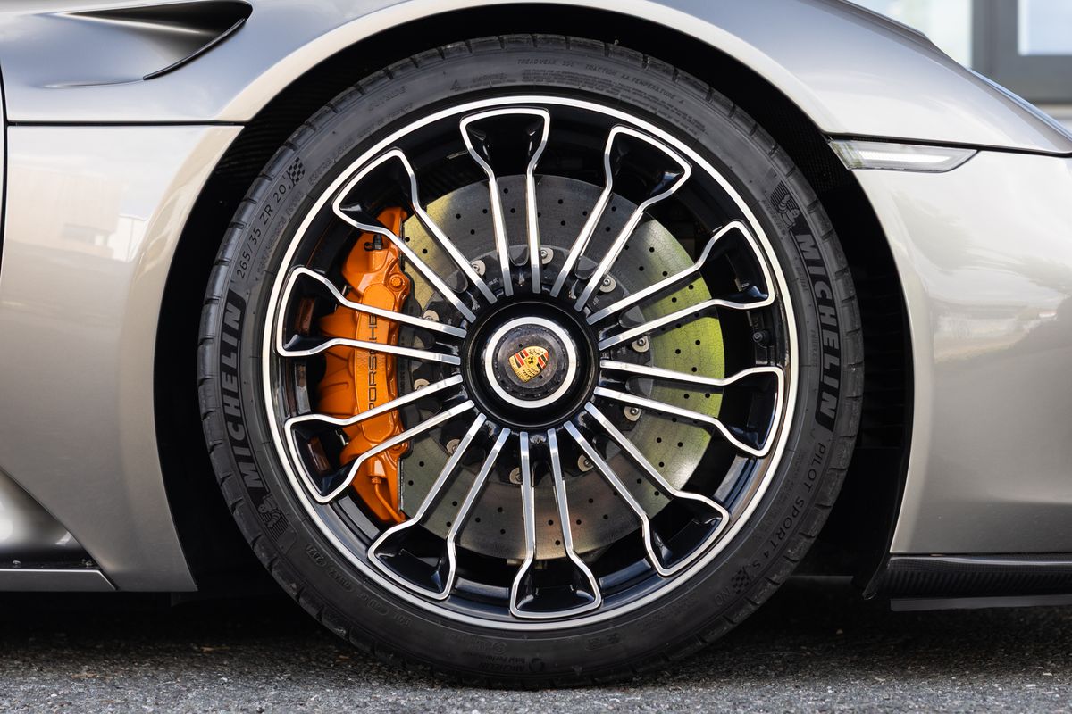 2015 Porsche 918 Spyder