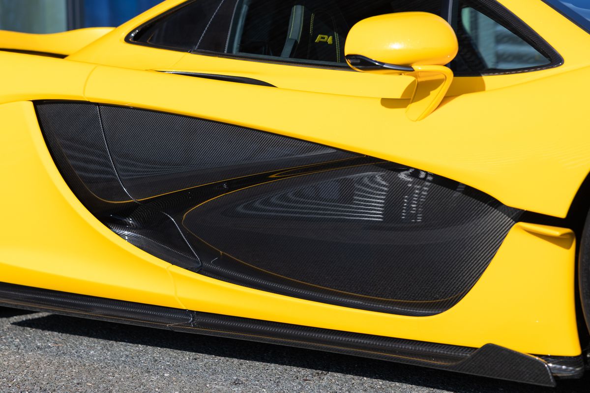 2015 McLaren P1